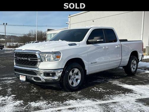 Bright White Clearcoat 2022 RAM 1500 Big Horn/Lone Star
