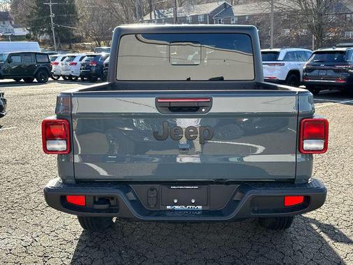 2026 Jeep Gladiator Sport S