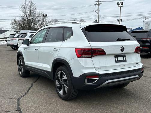 2024 Volkswagen Taos 1.5T SE