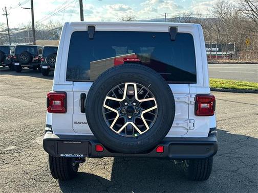 2026 Jeep Wrangler 4-Door Sahara 4x4