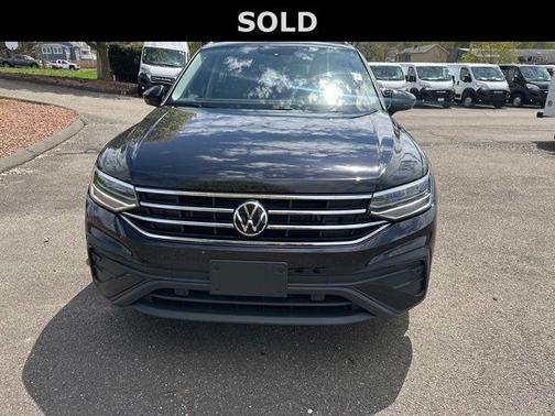 Deep Black Pearl 2023 Volkswagen Tiguan 2.0T S 4MOTION