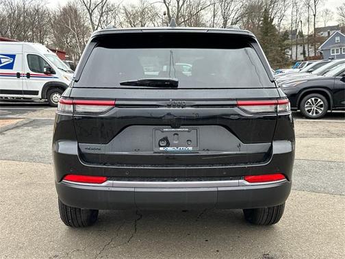 2026 Jeep Grand Cherokee Altitude