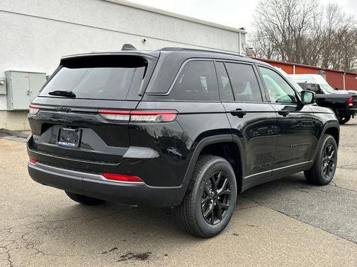 2026 Jeep Grand Cherokee Altitude