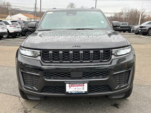 2026 Jeep Grand Cherokee Altitude