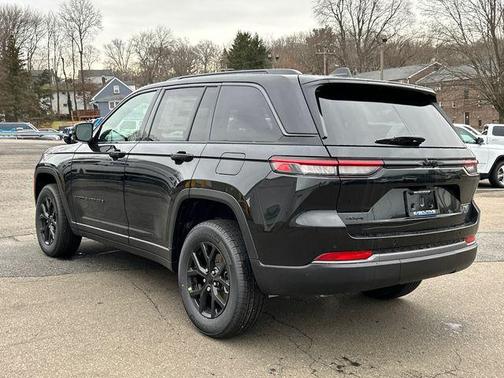 2026 Jeep Grand Cherokee Altitude