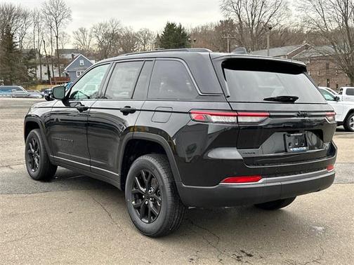 2026 Jeep Grand Cherokee Altitude