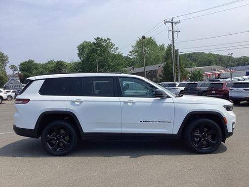 2022 Jeep Grand Cherokee L Altitude