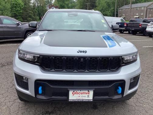 2023 Jeep Grand Cherokee 4xe Trailhawk