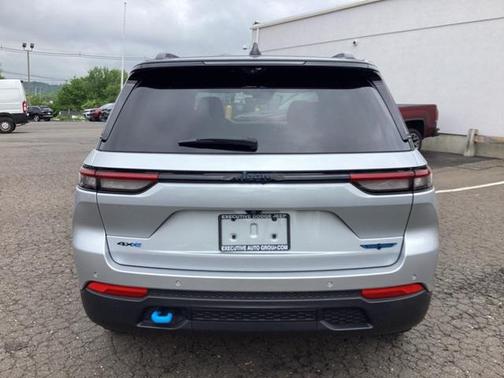 2023 Jeep Grand Cherokee 4xe Trailhawk