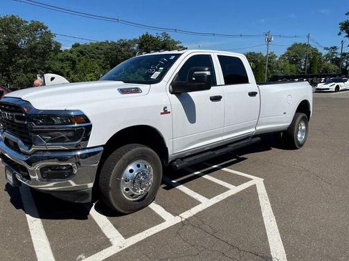 2025 RAM 3500 Tradesman Crew Cab 4x4 8' Box