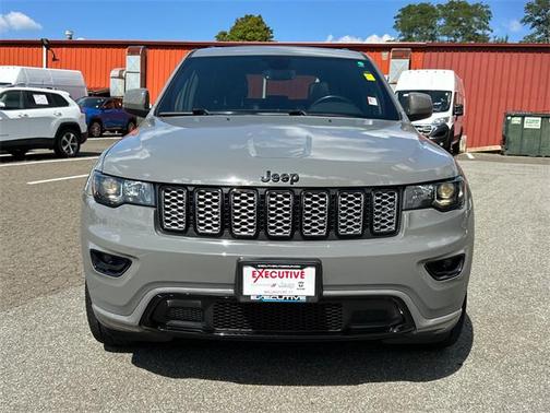 2022 Jeep Grand Cherokee Laredo
