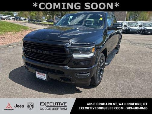 Diamond Black Crystal Pearlcoat 2022 RAM 1500 Laramie