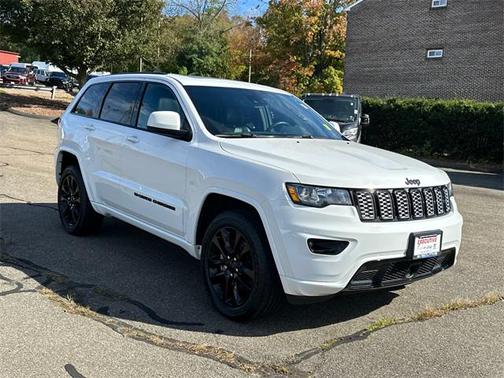 2022 Jeep Grand Cherokee Laredo