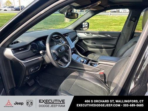 Diamond Black Crystal Pearlcoat 2022 Jeep Grand Cherokee Altitude