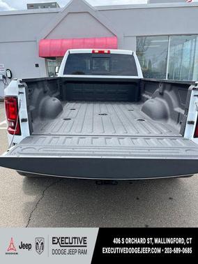 Bright White Clearcoat 2026 RAM 3500 Tradesman Crew Cab 4x4 8' Box