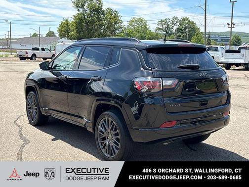 Diamond Black Crystal Pearlcoat 2023 Jeep Compass High Altitude