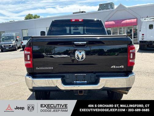 Diamond Black Crystal Pearlcoat 2022 RAM 2500 Laramie Crew Cab 4x4 6'4' Box
