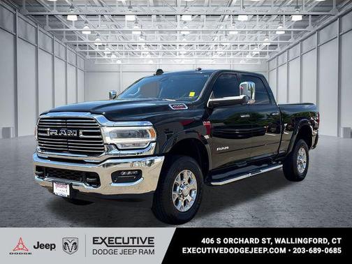 Diamond Black Crystal Pearlcoat 2022 RAM 2500 Laramie Crew Cab 4x4 6'4' Box
