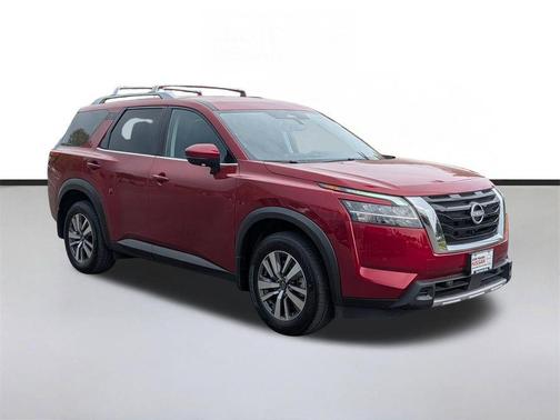 Scarlet 2024 Nissan Pathfinder SL 4WD