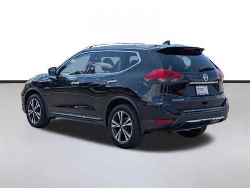 Magnetic Black 2017 Nissan Rogue SL