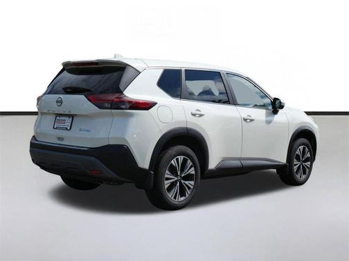 Pearl White Tricoat 2023 Nissan Rogue SV