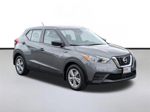 Gun Metallic 2020 Nissan Kicks S