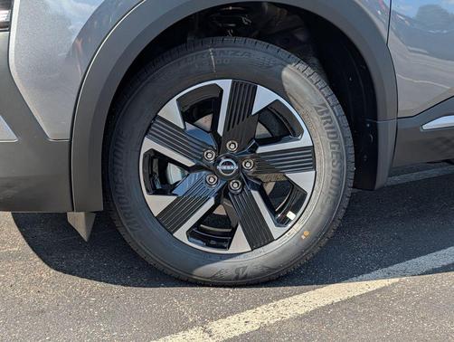 Gun Metallic 2026 Nissan Kicks SV