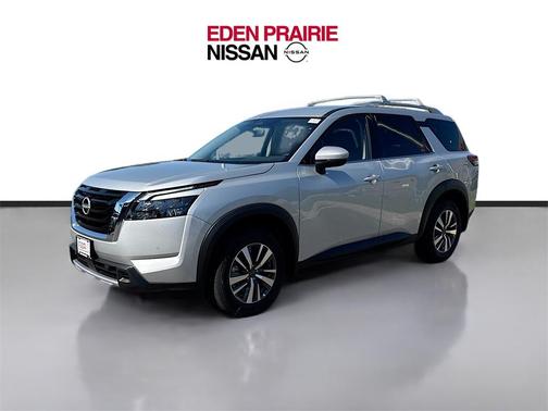 2025 Nissan Pathfinder SL 4WD