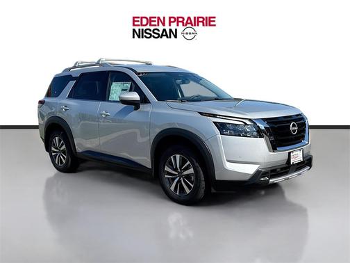 2025 Nissan Pathfinder SL 4WD