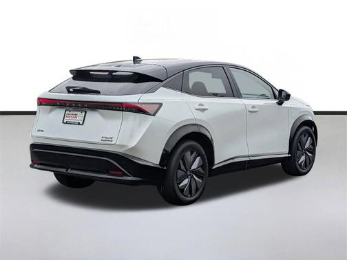 Black Diamond Pearl 2025 Nissan ARIYA EVOLVE+