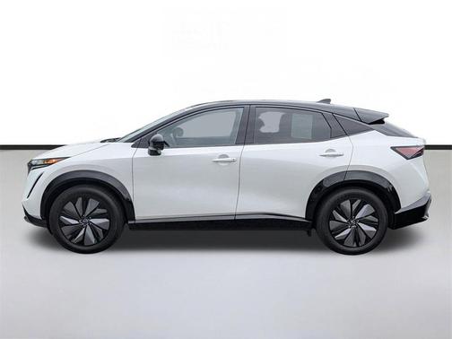 Black Diamond Pearl 2025 Nissan ARIYA EVOLVE+