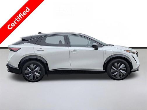 Black Diamond Pearl 2025 Nissan ARIYA EVOLVE+