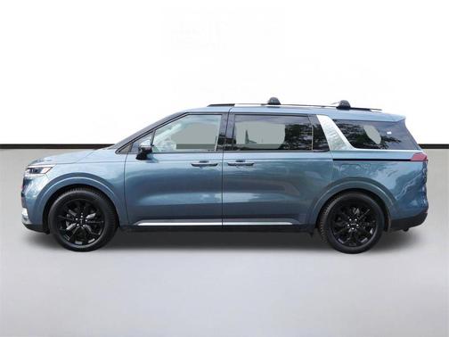 Astra Blue 2022 Kia Carnival SX