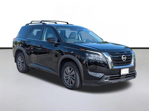 Super Black 2025 Nissan Pathfinder SV 4WD