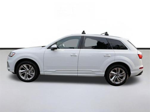 Glacier White Metallic 2023 Audi Q7 45 Premium