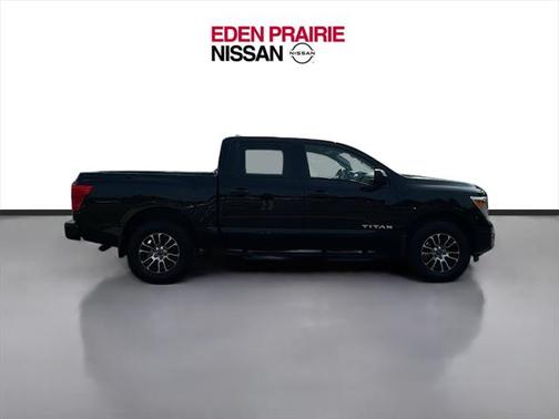 2023 Nissan Titan SV