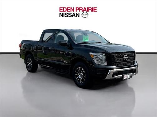 2023 Nissan Titan SV