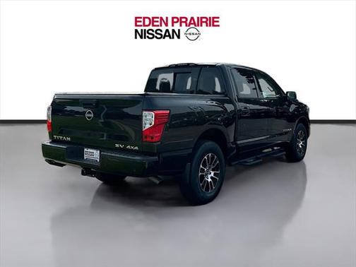 2023 Nissan Titan SV