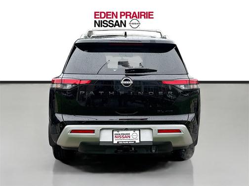 2025 Nissan Pathfinder SL 4WD