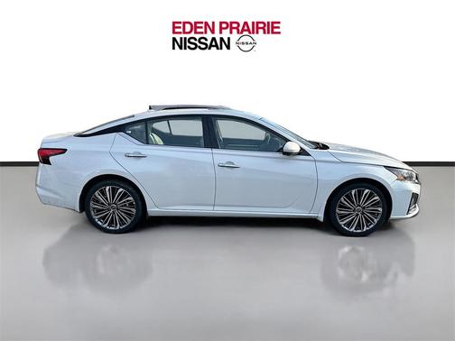 2024 Nissan Altima 2.5 SL