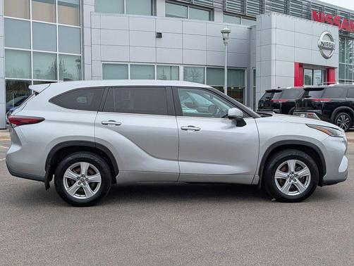 2024 Toyota Highlander LE