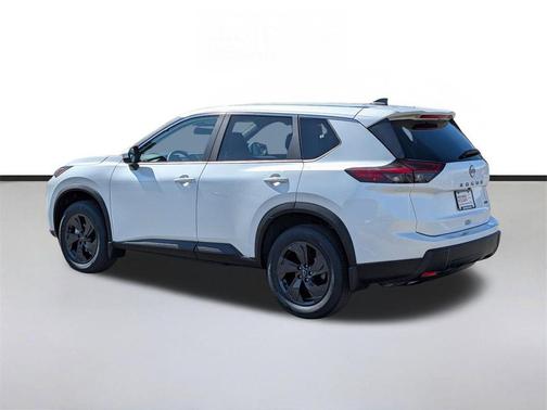 Everest White Pearl Tricoat 2026 Nissan Rogue SV