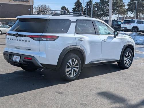 2026 Nissan Pathfinder SL