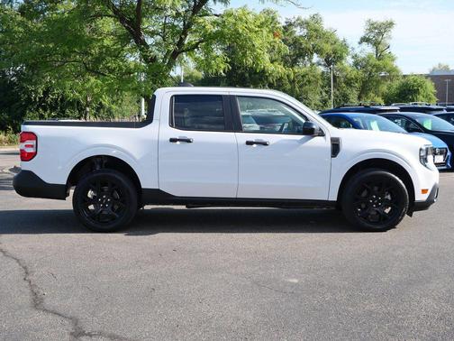 Oxford White 2025 Ford Maverick XLT