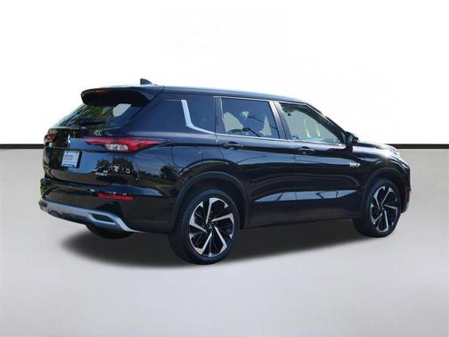 Black 2023 Mitsubishi Outlander SE S-AWC