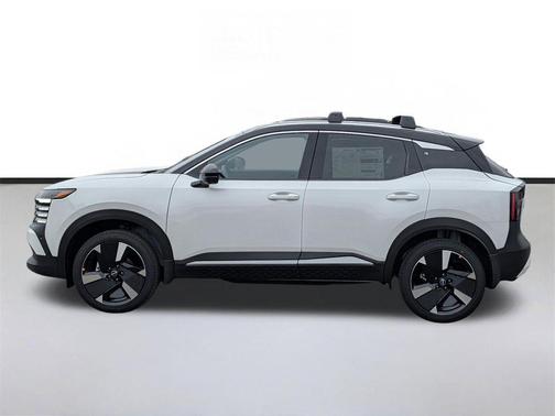 White / Black 2026 Nissan Kicks SR