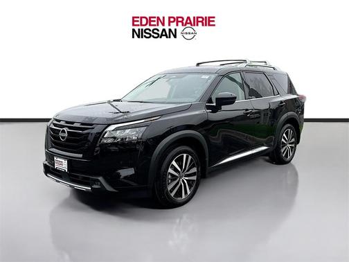 2025 Nissan Pathfinder Platinum 4WD