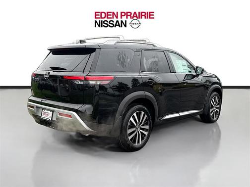 2025 Nissan Pathfinder Platinum 4WD