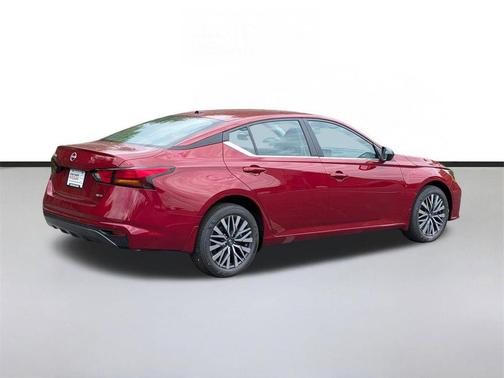Scarlet 2026 Nissan Altima 2.5 SV