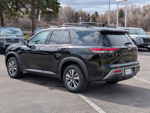 Super Black 2026 Nissan Pathfinder SL